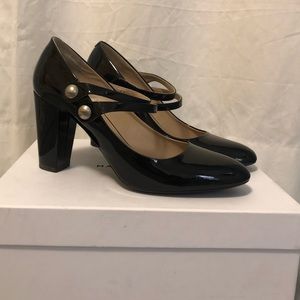 Marc Jacobs black patent leather Mary Jane heels